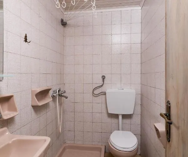 Archodissa Pansion Αλυκή